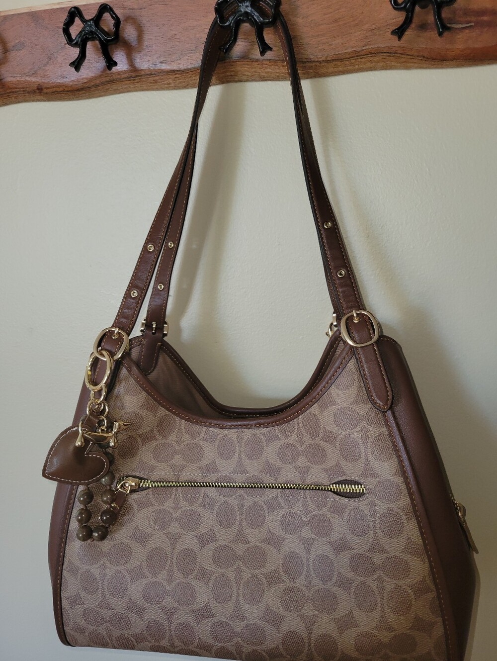 Coach Erin Shoulder Bag in Signature Canvas - Picture 3 of 5